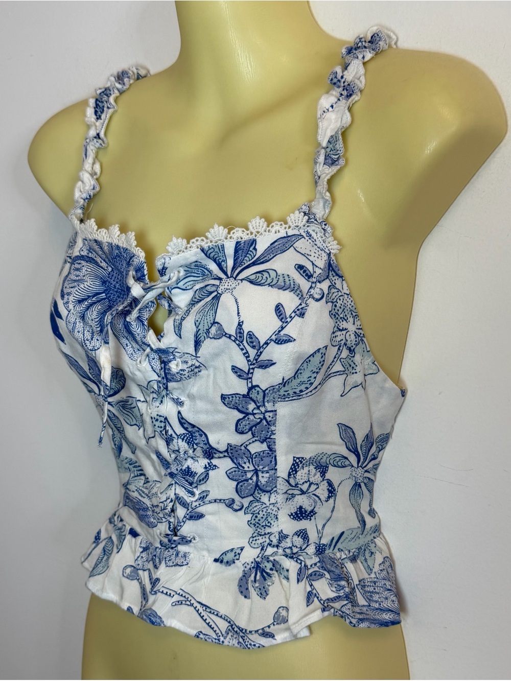 Urban Outfitters Blue & White Floral Lace-Trim Bustier Tank - Picture 5 of 8